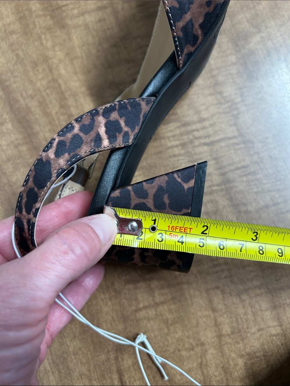NWT Liz Claiborne Leopard Print Pointed Toe Slingback Block Heel Pumps 9.5
Y - Picture 16 of 16